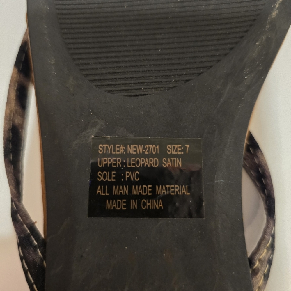 JEFFERY D Flip Flop Sandals Flower Decal in Animal Print w Silver Hardware Sz 7 - Picture 13 of 13